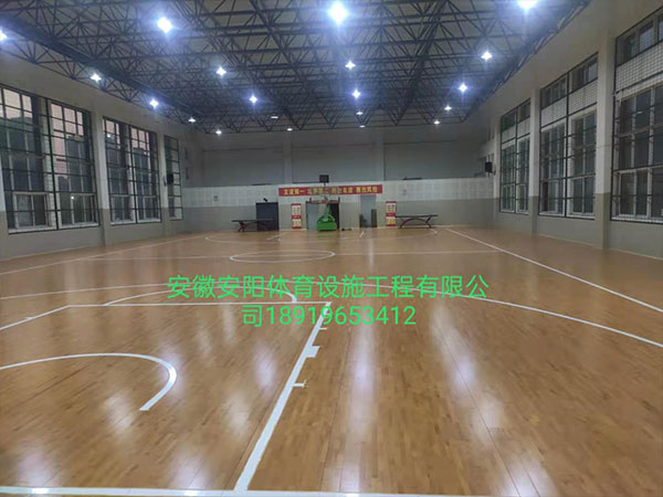 籃球場(chǎng)木地板廠家